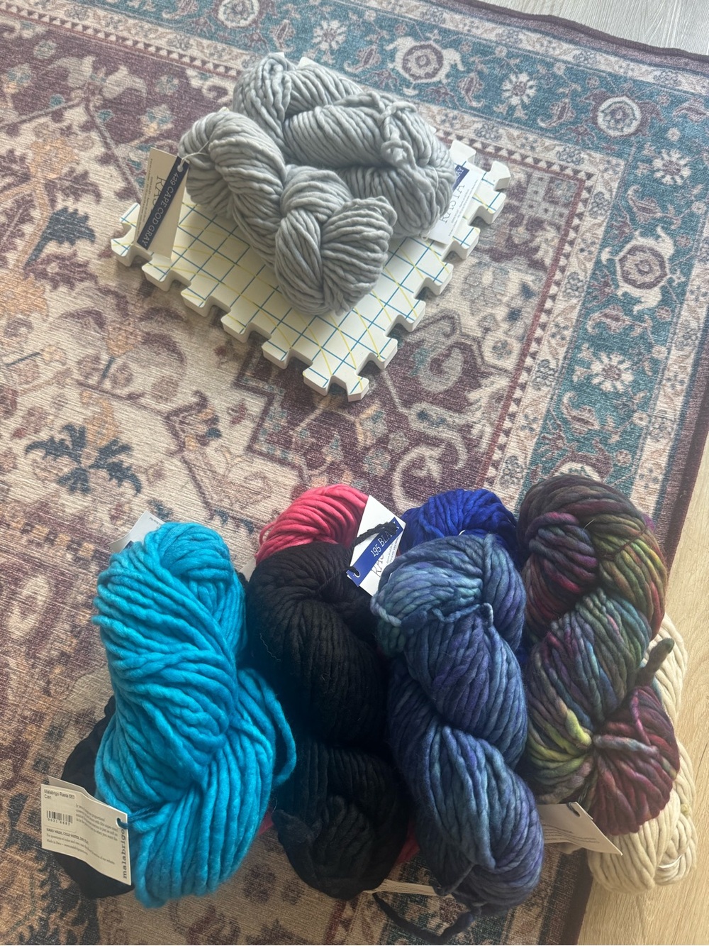 Rasta Hand-Dyed Chunky Yarn - Multicolor - Aniversario - Picture 3 of 3